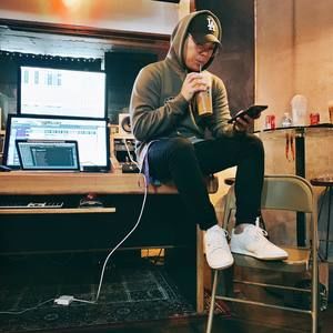 Meet your Posher, Dj